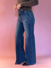 Load image into Gallery viewer, High Rise Wide Leg Slanted Pocket Jeans