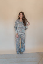 Load image into Gallery viewer, Camo Easy Does It Pullover