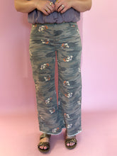 Load image into Gallery viewer, Hazel Camo Floral Print Jeans
