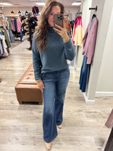 Load image into Gallery viewer, High Rise Wide Leg Slanted Pocket Jeans