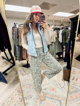 Load image into Gallery viewer, Lexi Leopard Barrel Jeans