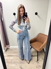 Load image into Gallery viewer, Violet Light High Waisted Wide Leg Jeans