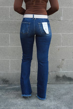Load image into Gallery viewer, Mid Rise Tummy Control Flare Jeans
