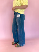 Load image into Gallery viewer, Mid Rise Baggy Denim