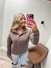 Load image into Gallery viewer, Kyra Pullover