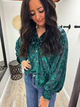 Load image into Gallery viewer, Raven Velvet Top