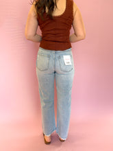 Load image into Gallery viewer, Entertaining 90s Slim Wide Denim