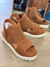 Load image into Gallery viewer, Amy Tan Sandal
