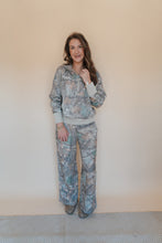 Load image into Gallery viewer, Camo Easy Does It Pullover