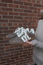 Load image into Gallery viewer, Leopard Trickstar Sneaker
