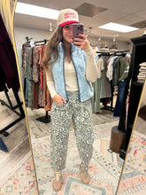 Load image into Gallery viewer, Lexi Leopard Barrel Jeans