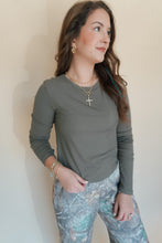 Load image into Gallery viewer, Elena Curve Hem Ribbed Top