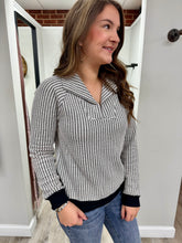 Load image into Gallery viewer, Meleah Two Toned Pullover