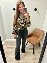 Load image into Gallery viewer, Kalyn Leopard Printed Blouse