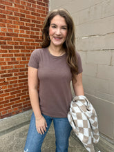 Load image into Gallery viewer, Lindsay Tee