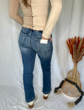 Load image into Gallery viewer, High Rise Patch Pocket Straight Denim