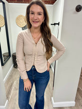 Load image into Gallery viewer, Ellie Pleated Top