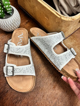 Load image into Gallery viewer, Berry White Grey Sandal