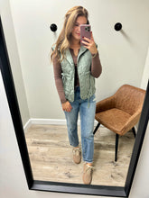 Load image into Gallery viewer, Megan Button Up Vest