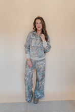 Load image into Gallery viewer, Camo Easy Does It Pullover