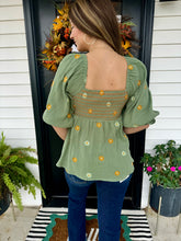 Load image into Gallery viewer, Quinn Floral Embroidered Top