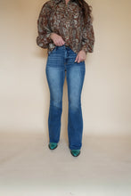 Load image into Gallery viewer, High Rise Flare Jeans Raw Hem
