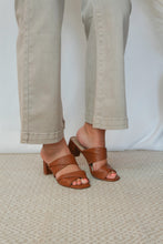 Load image into Gallery viewer, Loralie 42 Gold Leather Heel
