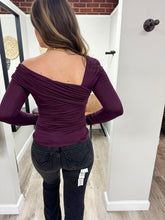 Load image into Gallery viewer, Kait Asymmetric Top