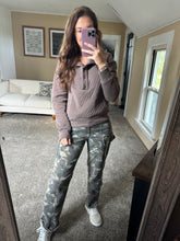 Load image into Gallery viewer, Kyra Pullover