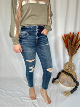 Load image into Gallery viewer, High Rise Tripe Button Distressed Skinny