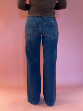 Load image into Gallery viewer, High Rise Wide Leg Slanted Pocket Jeans