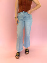 Load image into Gallery viewer, Entertaining 90s Slim Wide Denim