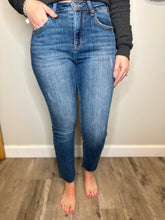 Load image into Gallery viewer, High Rise Relaxed Skinny Denim