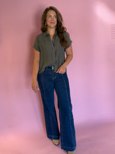Load image into Gallery viewer, Ashley Button Down Top