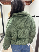 Load image into Gallery viewer, Arlow Quilted Puffer Jacket