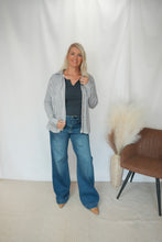 Load image into Gallery viewer, Isla Long Sleeve Button Top