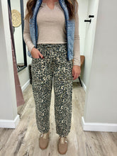Load image into Gallery viewer, Lexi Leopard Barrel Jeans