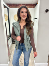 Load image into Gallery viewer, Megan Button Up Vest
