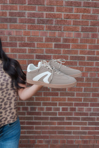 Retro Sneaker