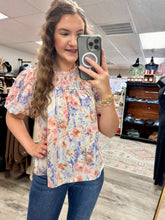 Load image into Gallery viewer, Hailsey Floral Top