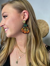Load image into Gallery viewer, Beaded Pumpkin Earrings