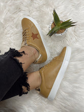 Load image into Gallery viewer, Laura Taupe Star Sneaker